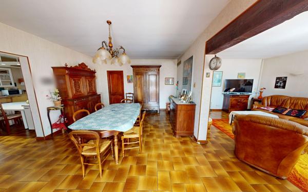 Maison à vendre    6 pièces •  Villemoustaussou