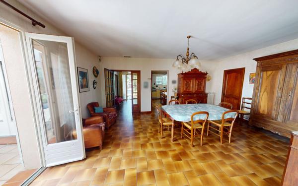 Maison à vendre    6 pièces •  Villemoustaussou