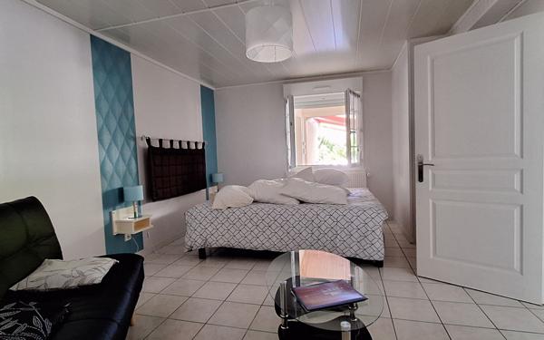 Maison à vendre    8 pièces •  Néris-les-Bains