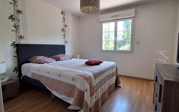 Maison à vendre    8 pièces •  Néris-les-Bains