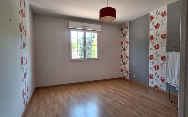 Maison à vendre    8 pièces •  Néris-les-Bains