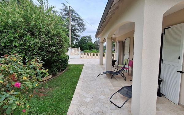 Maison à vendre    8 pièces •  Néris-les-Bains