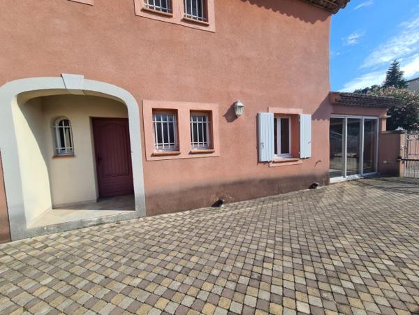 Location Maison 5 pièces Bouc-Bel-Air (13320) - au calme avec piscine