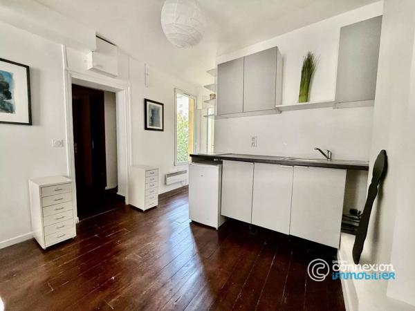 PARIS 18e – ABBESSES – 3 PIÈCES DE 50 M² – CALME ABSOLU
