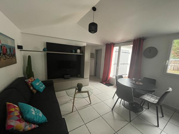 Maison entre mer et forêt avec piscine