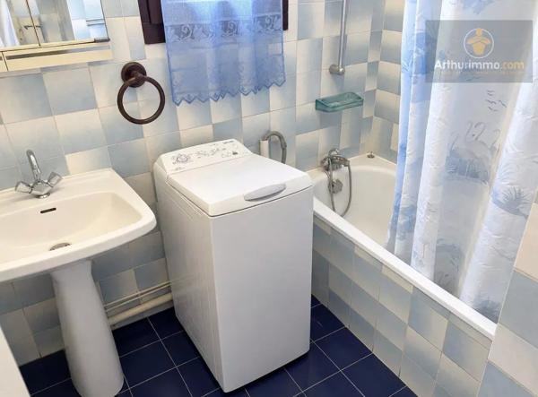 Vente                                                      Appartement
                        
                     2 pièces                      44 m2                     à La Seyne-sur-Mer