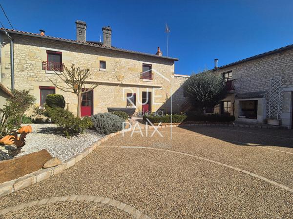 86200 LOUDUN Maison Loudun 6 pièce(s) 169 m2