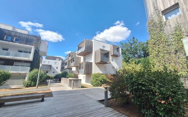 Appartement à vendre    3 pièces • 63,94 m2 Pessac