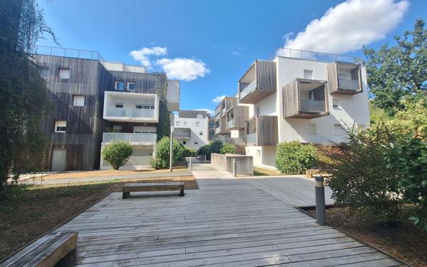 Appartement à vendre    3 pièces • 63,94 m2 Pessac