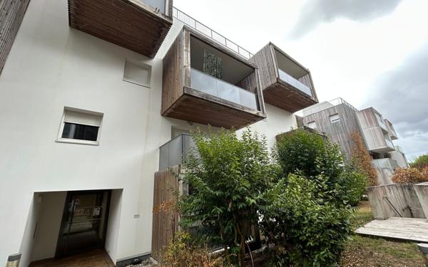 Appartement à vendre    3 pièces • 63,94 m2 Pessac