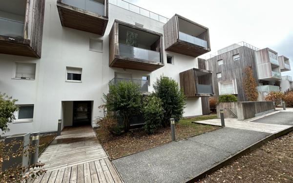 Appartement à vendre    3 pièces • 63,94 m2 Pessac