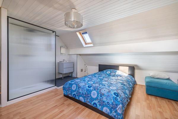 91360 - VILLEMOISSON-SUR-ORGE - MAISON - 100 M² - 5 PIÈCES - 4 CHAMBRES - JARDIN - TERRASSE - SERRE - IMPASSE - 2 PARKINGS - BOX - GARAGE 12 M² AVEC ÉTAGE AMÉNAGÉ - RER C - DPE C