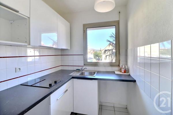 Appartement T2 à vendre  2 pièces - 39,93 m 2   ST RAPHAEL  - 83
