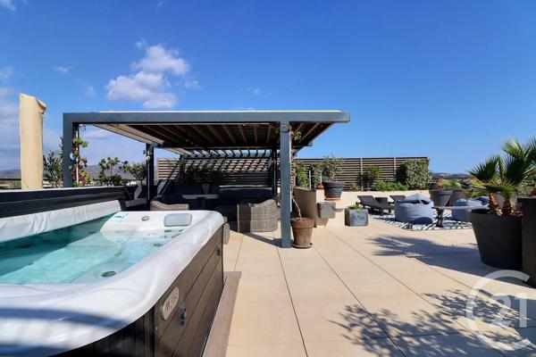 Appartement T4 à vendre  4 pièces - 104,33 m 2   FREJUS  - 83