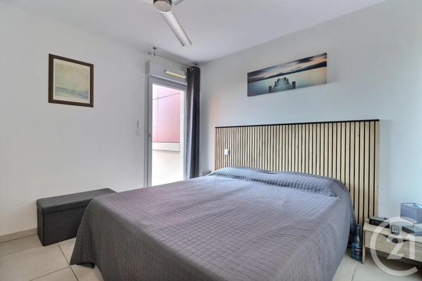 Appartement T4 à vendre  4 pièces - 104,33 m 2   FREJUS  - 83