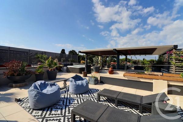 Appartement T4 à vendre  4 pièces - 104,33 m 2   FREJUS  - 83
