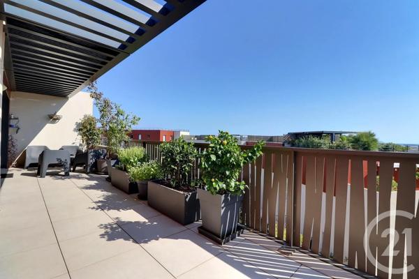 Appartement T4 à vendre  4 pièces - 104,33 m 2   FREJUS  - 83