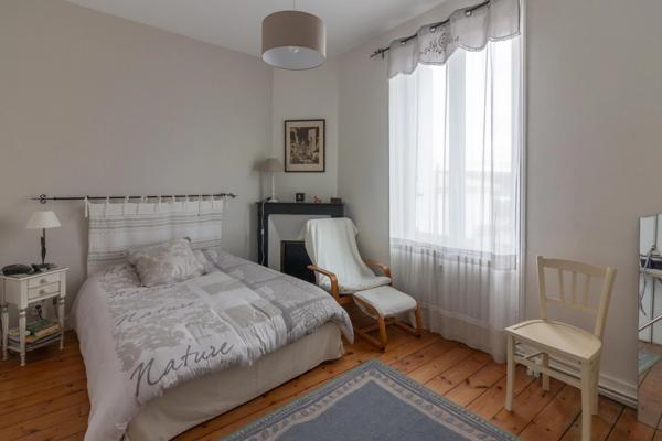 Charmante Maison de Ville avec Grand Jardin Privé