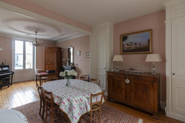 Charmante Maison de Ville avec Grand Jardin Privé