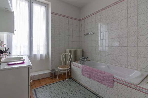 Charmante Maison de Ville avec Grand Jardin Privé