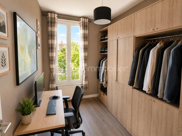 🏡 COUP DE CŒUR À AULNAY-SOUS-BOIS – MAISON INDIVIDUELLE 3 CHAMBRES – GARAGE – JARDIN – GRANDE TERRASSE – À MOINS DE 10 MINUTES À PIED DE LA GARE

RARE SUR LE SECTEUR !

Située dans l'un des quartiers pavillonnaires les plus recherchés d'Aulnay-sous-Bois, à proximité immédiate du canal de l'Ourcq et à moins de 10 minutes à pied de la gare, cette charmante maison individuelle réunit tous les critères recherchés par les familles en quête d'un environnement calme, verdoyant et pratique au quotidien.

Édifiée sur une parcelle de 309 m², cette maison élevée sur trois niveaux développe environ 89 m² habitables et offre une distribution fonctionnelle ainsi qu'un cadre de vie particulièrement agréable.

Dès l'entrée, vous découvrirez un séjour traversant, baigné de lumière naturelle grâce à sa double exposition, créant un espace de vie chaleureux et convivial. La cuisine entièrement équipée, pratique et fonctionnelle, complète parfaitement cet espace de vie.

L'espace nuit se compose de trois chambres, d'une salle de bains et de deux WC, offrant un confort idéal pour une vie de famille.

Le sous-sol constitue un véritable atout avec son garage, sa pièce de stockage et son espace buanderie, apportant de nombreux espaces de rangement. Une place de stationnement extérieure complète les prestations de cette maison.

À l'extérieur, un jardin avant et arriière avec sa grande terrasse de 47m2 vous offrira un espace de vie extérieur privilégié, parfait pour recevoir, partager des moments conviviaux et profiter pleinement des beaux jours.

Côté prestations, cette maison bénéficie d'une isolation thermique par l'extérieur récemment réalisée, du double vitrage sur l'ensemble des ouvertures, de la fibre optique, d'un chauffage au gaz et affiche une excellente performance énergétique avec un DPE classé D (146 kWh/m²/an) et un GES D (31 kg CO₂/m²/an), gages de confort et de maîtrise des consommations.

Son emplacement constitue un véritable atout : école primaire à seulement 3 minutes à pied, collège à moins de 10 minutes, gare accessible rapidement, commerces, transports et promenades le long du canal de l'Ourcq... Tout est réuni pour offrir une qualité de vie recherchée.

Les points forts
Maison individuelle
Quartier pavillonnaire très recherché
Gare à moins de 10 minutes à pied
Canal de l'Ourcq à proximité
Terrain de 309 m²
Environ 89 m² habitables
3 chambres
Séjour traversant et lumineux
Cuisine équipée
Grande terrasse
Jardin
Sous-sol avec garage
Pièce de stockage
Espace buanderie
Stationnement extérieur
Double vitrage
Fibre optique
Isolation thermique par l'extérieur récente
Chauffage au gaz
DPE : D (146)
GES : D (31)
Taxe foncière : 890 €
Prix de vente : 338 000 €

Une maison réunissant autant d'atouts dans ce secteur est une opportunité rare.

Ne laissez pas passer cette belle opportunité. Contactez-moi dès aujourd'hui pour organiser une visite et découvrir tout le potentiel de cette maison.

Julien Monteleone
Manager BSK Immobilier
07 71 32 69 50