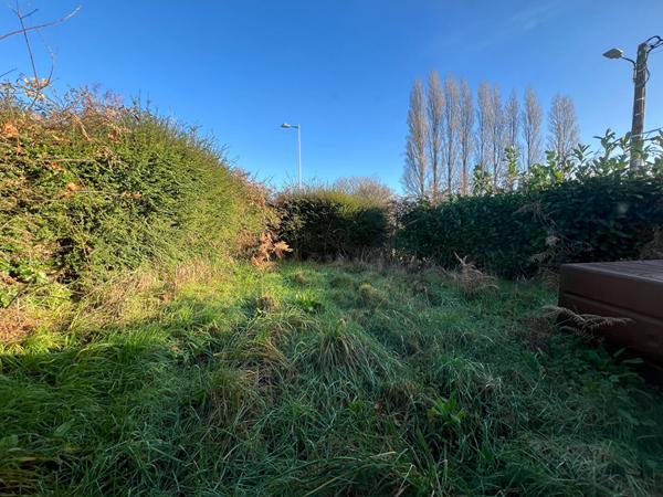 Maison à vendre à Arradon, plain pied 2 chambres - fort potentiel