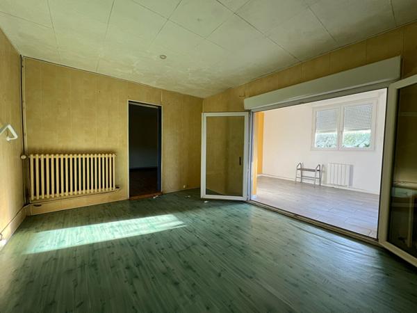 Maison à vendre à Arradon, plain pied 2 chambres - fort potentiel