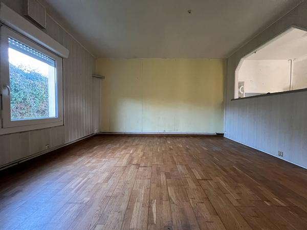 Maison à vendre à Arradon, plain pied 2 chambres - fort potentiel