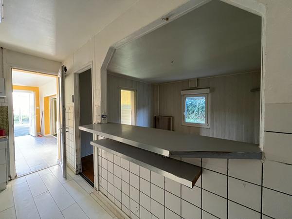 Maison à vendre à Arradon, plain pied 2 chambres - fort potentiel