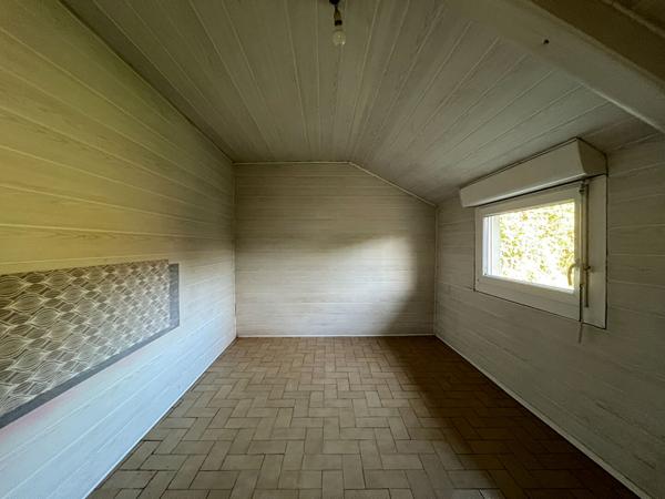 Maison à vendre à Arradon, plain pied 2 chambres - fort potentiel