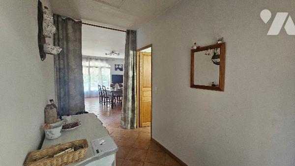 Venez Découvrir cet appartement T3 plein de charme idéalement situé au cœur du village