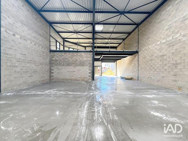 Location local d’activité 252 m² Saint-Pierre-du-Perray