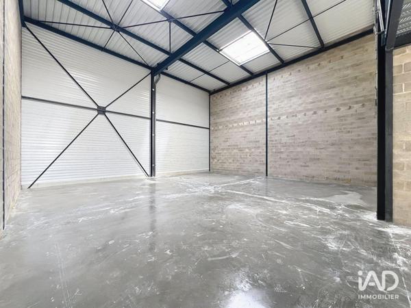 Location local d’activité 252 m² Saint-Pierre-du-Perray