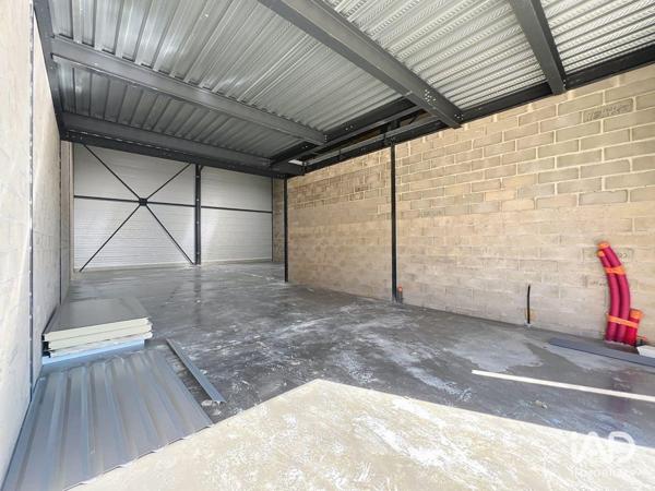 Location local d’activité 252 m² Saint-Pierre-du-Perray