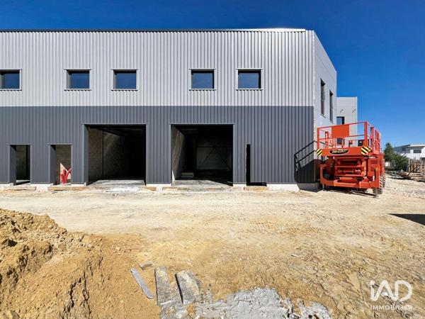 Location local d’activité 252 m² Saint-Pierre-du-Perray