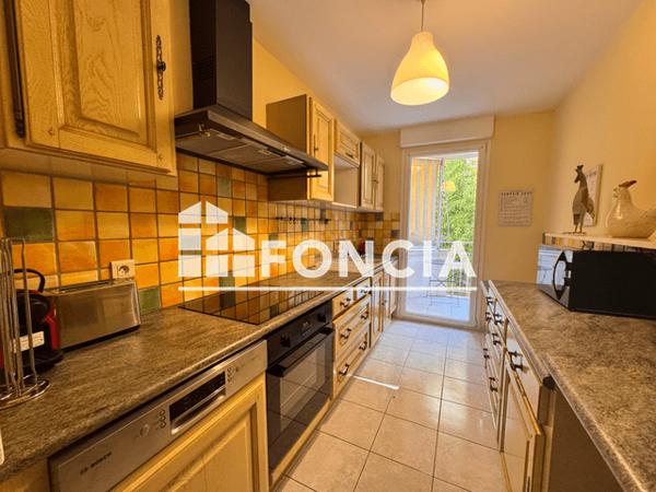 Location Appartement 3 pièces 71.09 m² - 11 RUE LEON GAUTIER Hyeres Les Palmiers 83400