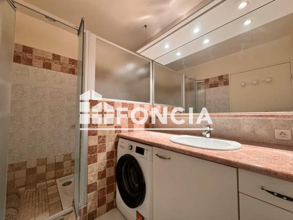 Location Appartement 3 pièces 71.09 m² - 11 RUE LEON GAUTIER Hyeres Les Palmiers 83400