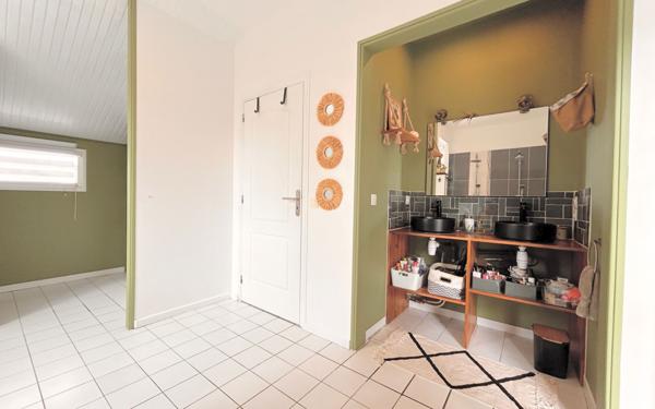 Maison à vendre    9 pièces • 192 m2 Sainte-Anne