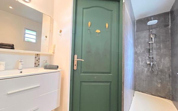 Maison à vendre    9 pièces • 192 m2 Sainte-Anne