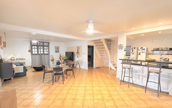 Maison à vendre    9 pièces • 192 m2 Sainte-Anne