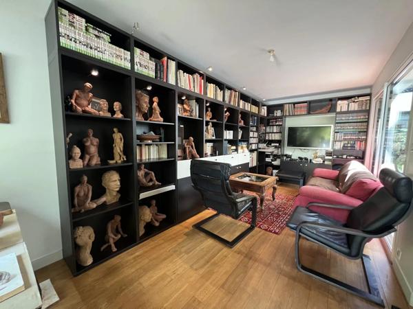 Vente                                                      Maison
                        
                     7 pièces                      188 m2                     à Saint-Herblain