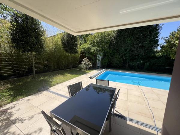 Vente                                                      Maison
                        
                     7 pièces                      188 m2                     à Saint-Herblain