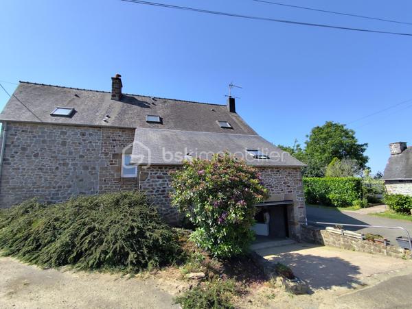 Maison en pierre de 138 m2 exposée plein Sud

Cette propriété en bordure de route propose de beaux atouts, un accès PMR avec une vie de plain pied, de beaux volumes dans une petite commune au calme.

Elle se compose de la manière suivante :
Au RDC : Entrée sur une grande Cuisine ouverte avec cheminée insert bois (2021), un Salon Séjour le tout communiquant sur un bel espace terrasse exposé plein Sud, une chambre, un bureau ou espace nuit, un wc séparé ainsi
qu'une salle de bain et douche.

A l'Etage : deux très grandes chambres, un WC avec point d'eau et un grenier isolé (2010) et aménageable de 35 m2
En sous sol : Garage (porte électrique renforcée), espace cave, espace buanderie avec évier, espace rangement.

Plusieurs dépendances, Jardin potager et terrain agricole - Assainissement non conforme - Chauffage Fioul

Les + : Commodités et Ecoles à proximité, ''Pontmain'' lieu de culte et fréquentation touristique, à seulement 15 km de Fougères ou d'Ernée et 9 km de Louvigné du désert.