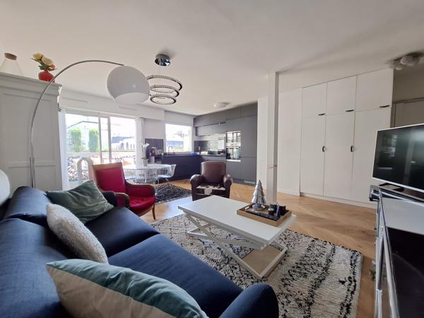 Appartement
         3 pièces
        - 74 m² Exclusivité 700 000 € *