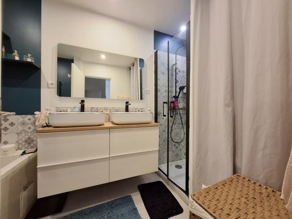 Appartement
         3 pièces
        - 74 m² Exclusivité 700 000 € *