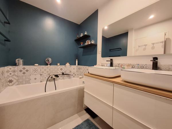 Appartement
         3 pièces
        - 74 m² Exclusivité 700 000 € *