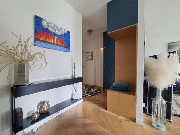 Appartement
         3 pièces
        - 74 m² Exclusivité 700 000 € *