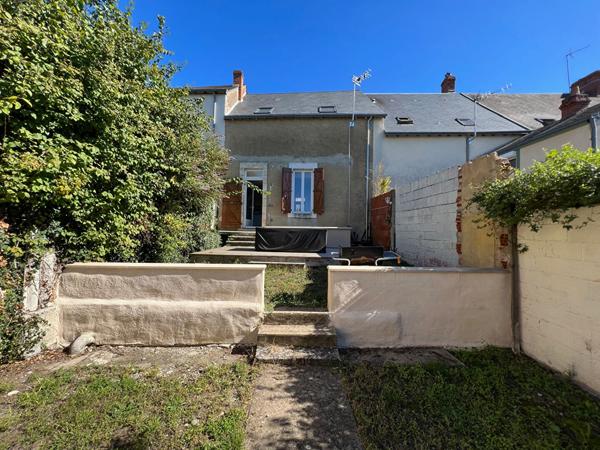 Jolie maison de ville située à Déols avec jardin