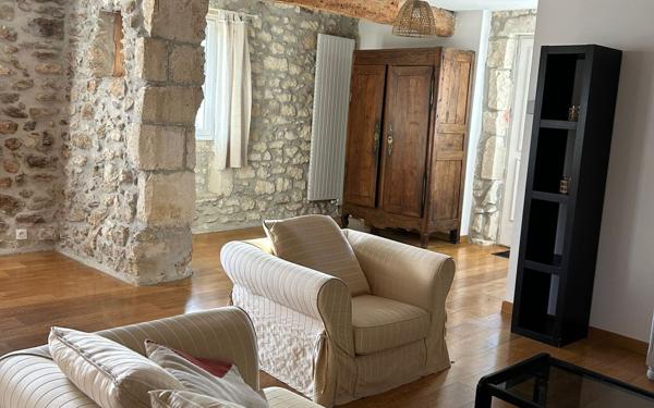 Maison à louer    4 pièces •  Saint-Paul-Trois-Châteaux