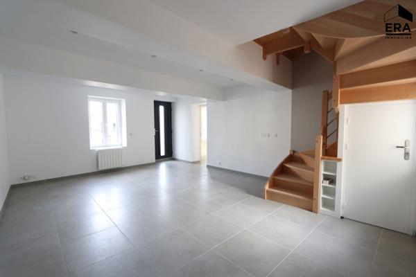 À louer - Maison rénovée -Centre d'Artenay, proche écoles et commerces